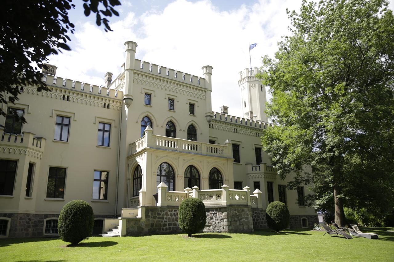 Romantik Hotel Schloss Reichenow Extérieur photo