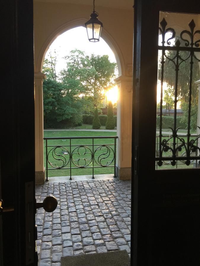 Romantik Hotel Schloss Reichenow Extérieur photo